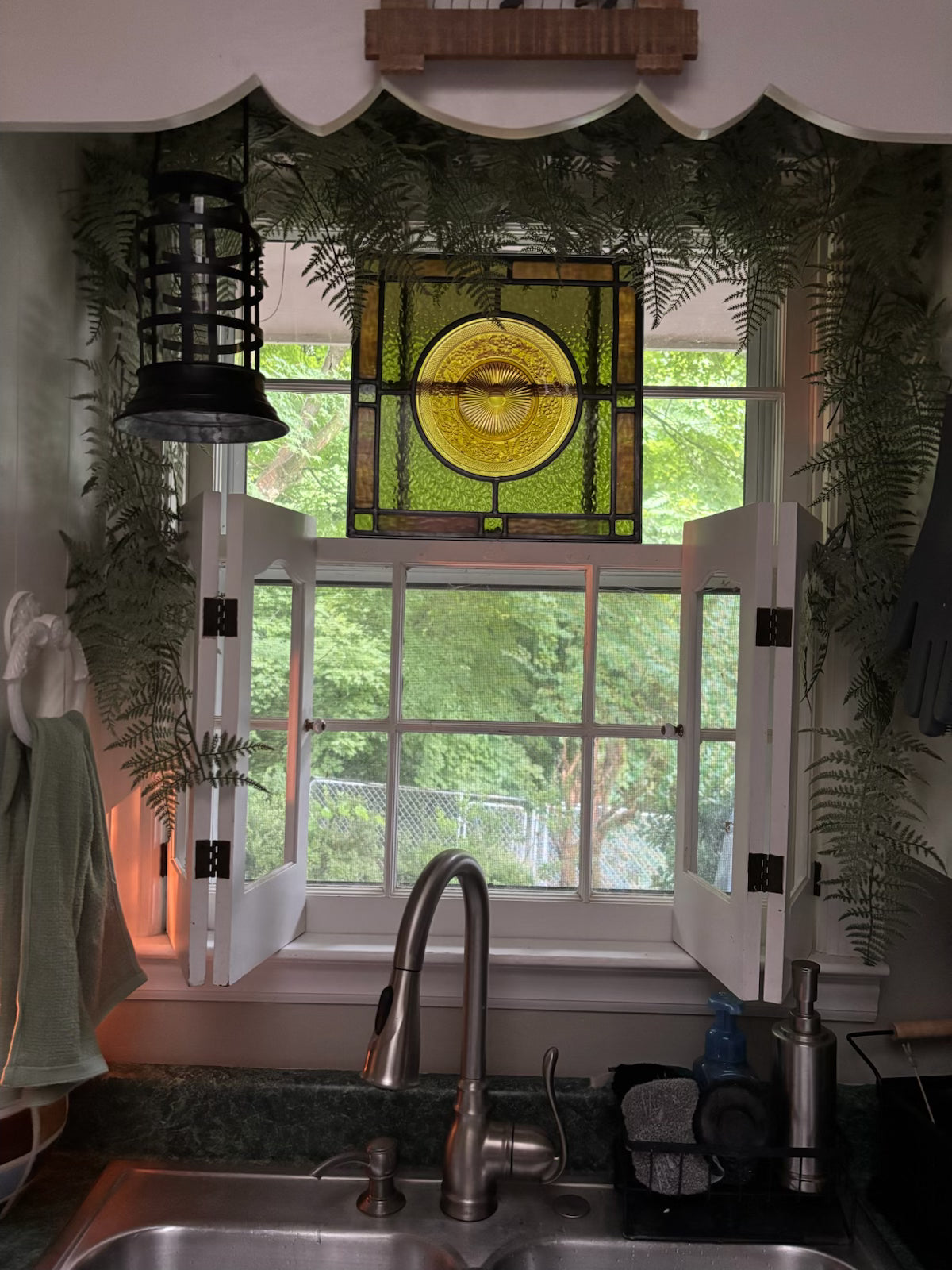 Vintage plate display